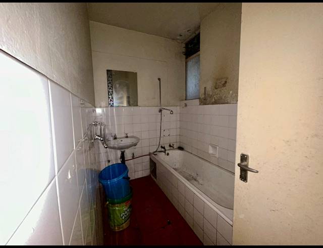 5 BEDROOM APARTMENT FOR SALE IN SUNNYSIDE